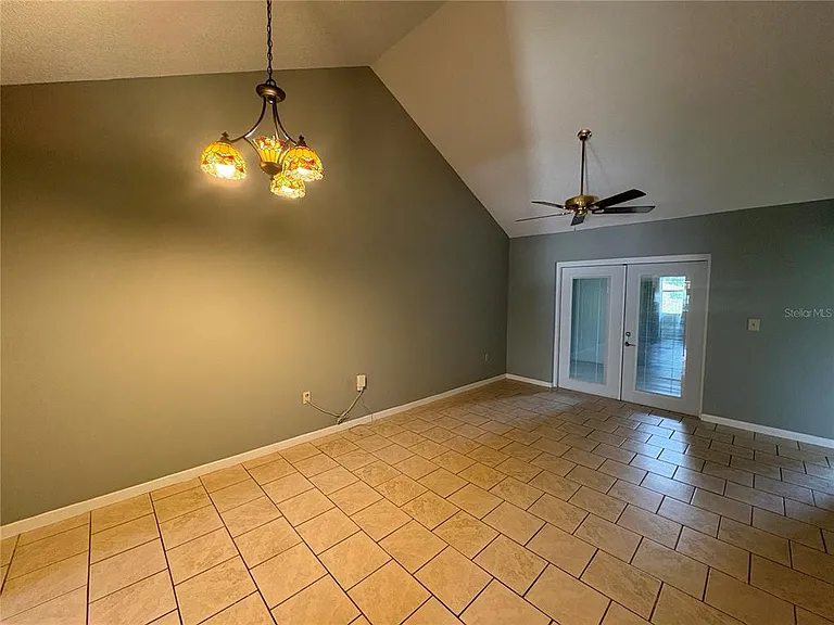 1017 Harden Ct — Photo 4