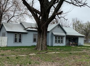 302 W Market St, Sheldon, MO 64784