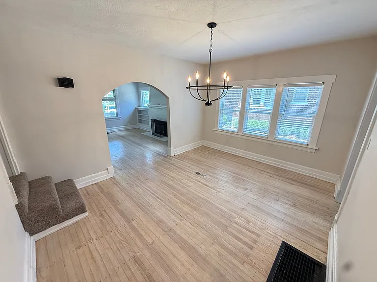 1038 S Fremont Ave — Photo 18