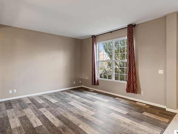 4th image of 5602 S 161st St