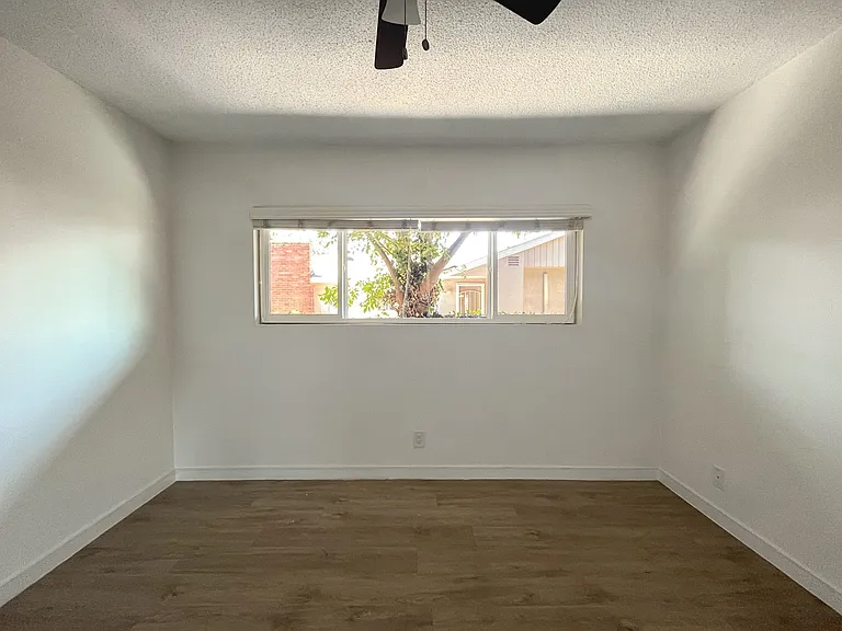12128 Ramona Ave — Photo 8