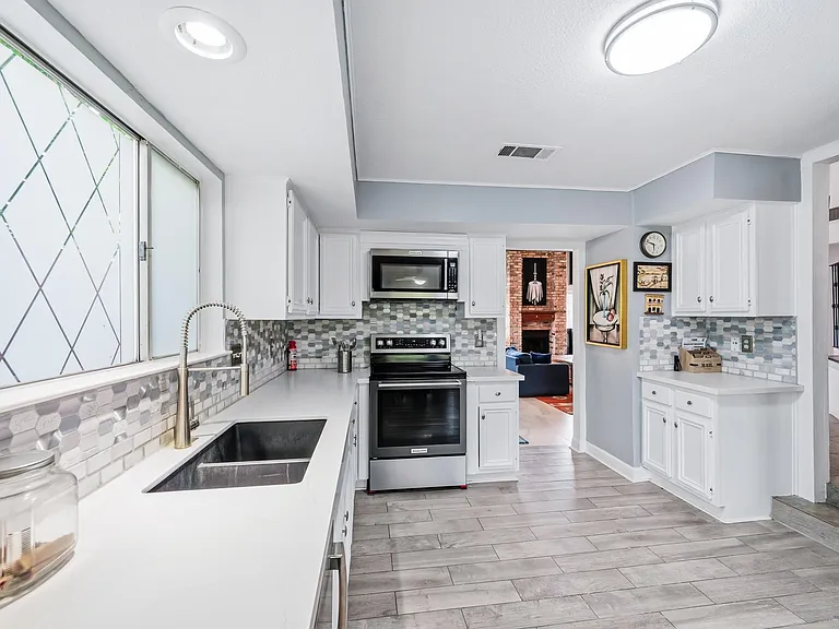12800 Briar Forest Dr #106 — Photo 17