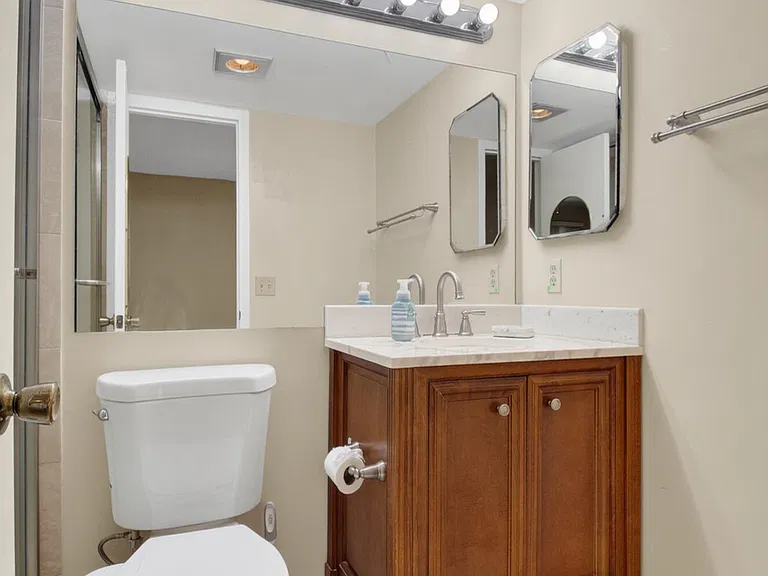 474 Mansfield Dr #L — Photo 9
