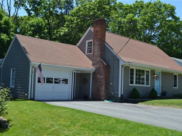 81 Shirley Dr, Cumberland, RI 02864