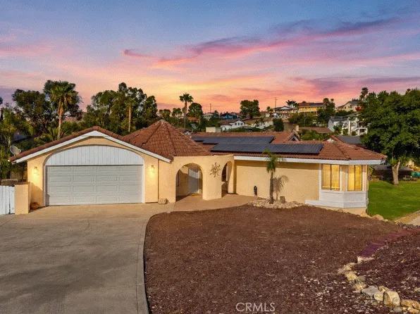 22032 San Joaquin Dr W, Canyon Lake, CA 92587