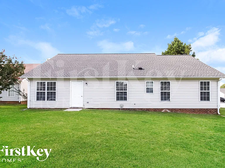 1712 Saint Charles Ln — Photo 15