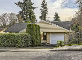 2701 NE 110th St, Seattle, WA 98125