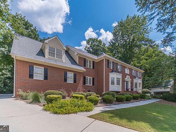 4th image of 1590 Hickory Lake Dr