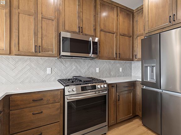 2nd image of 819 SW 13th St #2