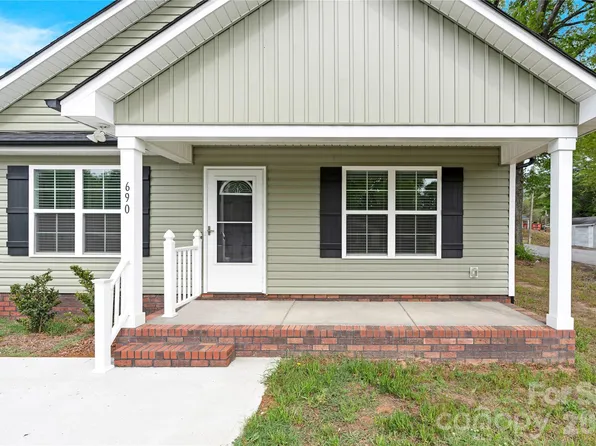 690 Wilshire Ave SW, Concord, NC 28027