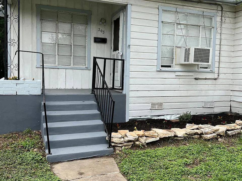 303 Grecian Dr