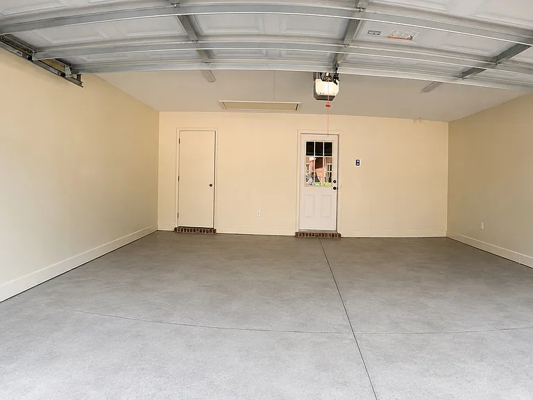 2101 Fox Ridge Rd — Photo 14