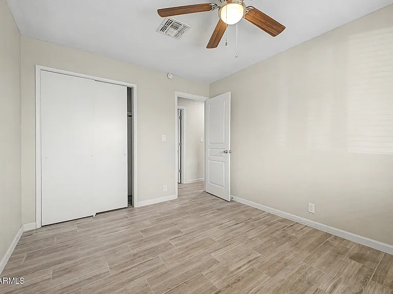950 E Lilac Dr — Photo 23