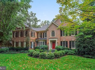 306 Sinegar Pl, Sterling, VA 20165