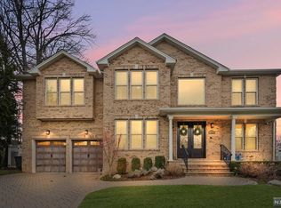 278 Taft Ct, River Edge, NJ 07661