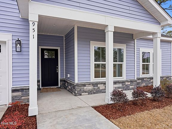 4th image of 951 Westway Road