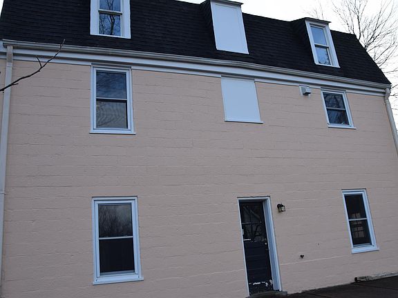 3rd image of 107 Harris Rd #B