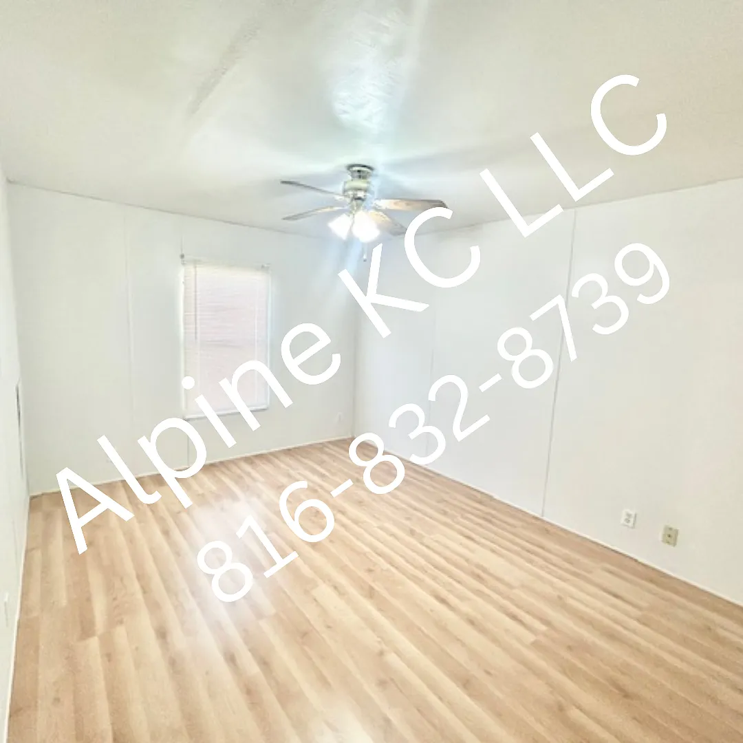 2 bed, 800 sqft, $900 — Photo 2