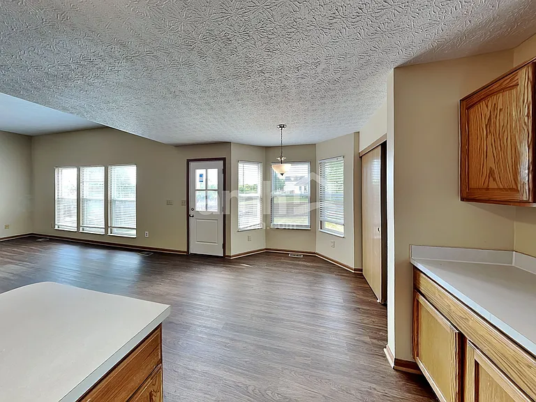 7481 Oliver Winchester Dr — Photo 8