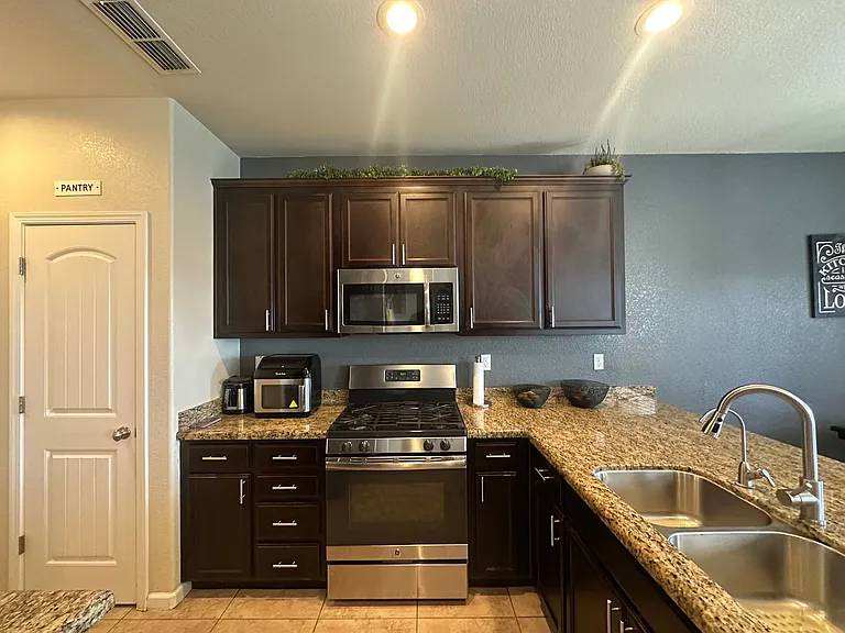 1453 Rosy Dawn Ln — Photo 7