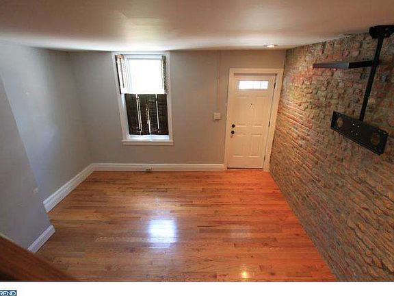5th image of 2724 Cambridge St #A