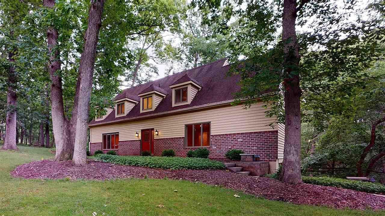 7 The Woods NE, Iowa City, IA 52240 MLS 202301762 Zillow