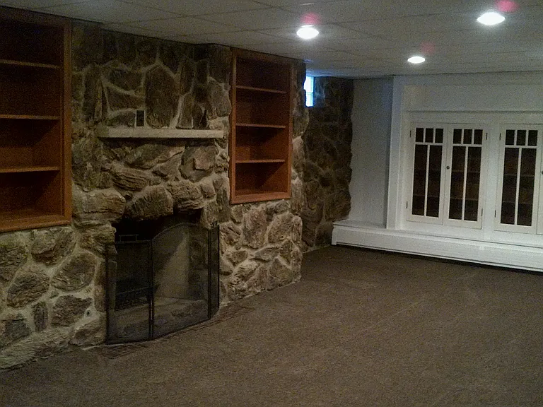 6823 W Devon Ave — Photo 2