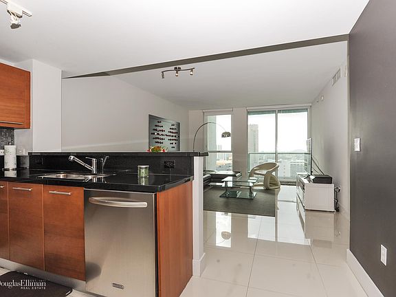 4th image of 253 NE 2nd St APT 2206