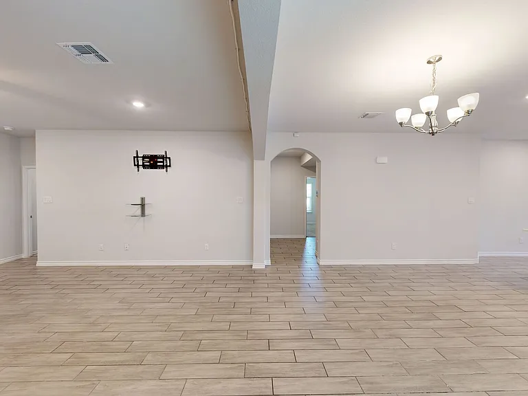 2417 Lavigne Ct — Photo 10