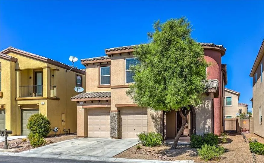 4 bed, 3064 sqft, $2,995 — Photo 2