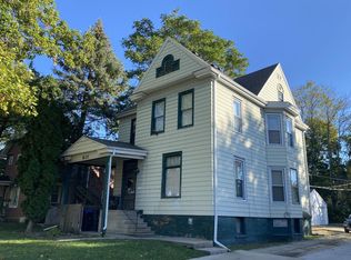 617 E Locust St, Bloomington, IL 61701