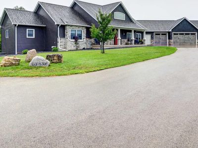 698 S 32nd St, Clinton, IA, 52732