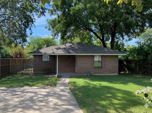 1005 1/2 Pine St, McKinney, TX 75069