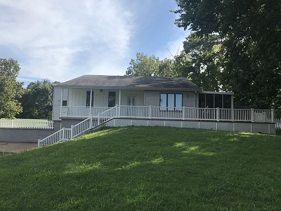 3rd image of 340 Warfield Blvd