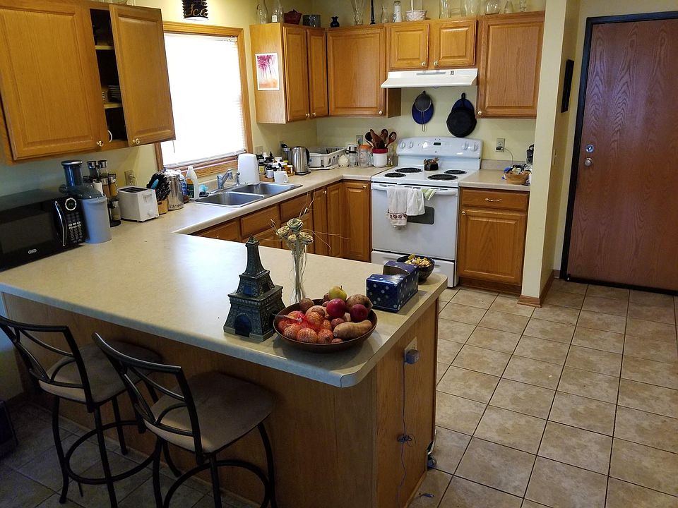 kitchen (includes dishwasher and large fridge)