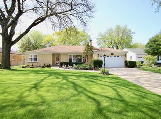 1891 De Cook Ave, Park Ridge, IL 60068