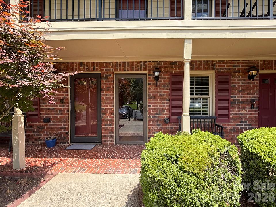 1st image of 815 Jamestown Dr APT 3