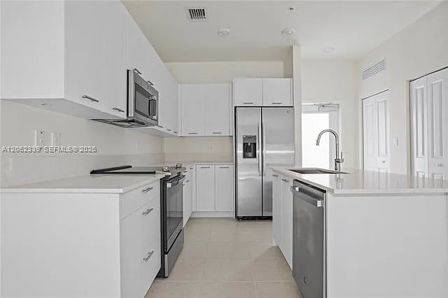 8001 NW 41st St #F06 — Photo 6