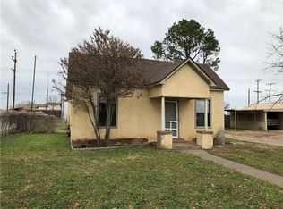 606 N Cedar St, Seymour, TX 76380
