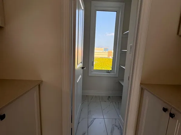 121 Tennant Cir, Vaughan, ON L4H 5L5