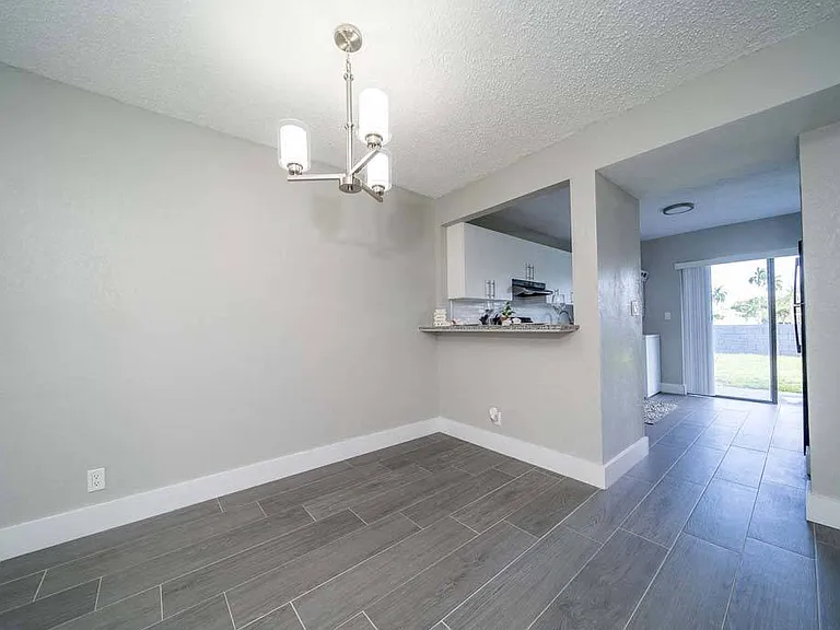 Piper Village West — Photo 7