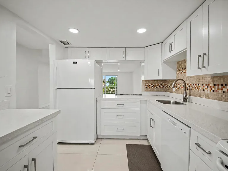 10110 Boca Entrada Blvd #305 — Photo 5