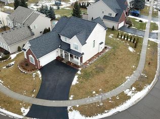 445 Franklin Lake Cir, Oxford, MI 48371