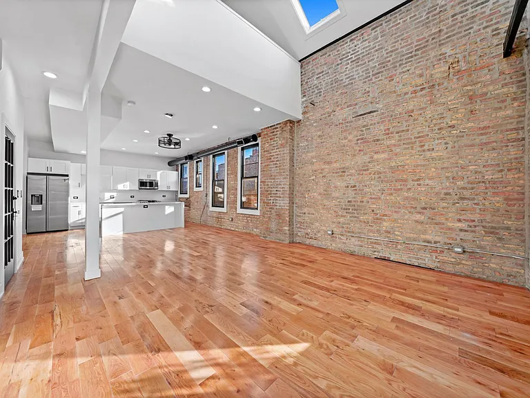 908 W 19th St #3 — Photo 3