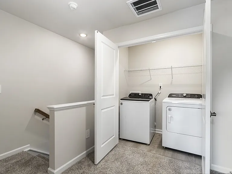 912 Rolling Fields Dr — Photo 4