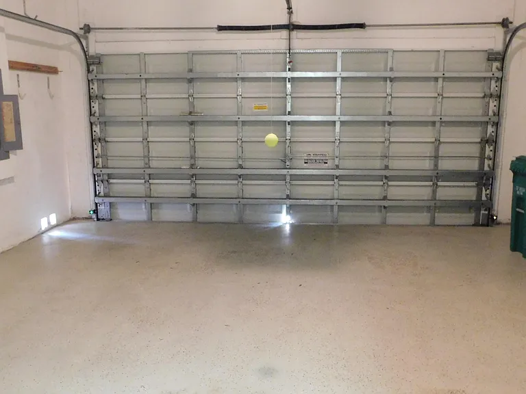 810 NW Rutherford Ct — Photo 22