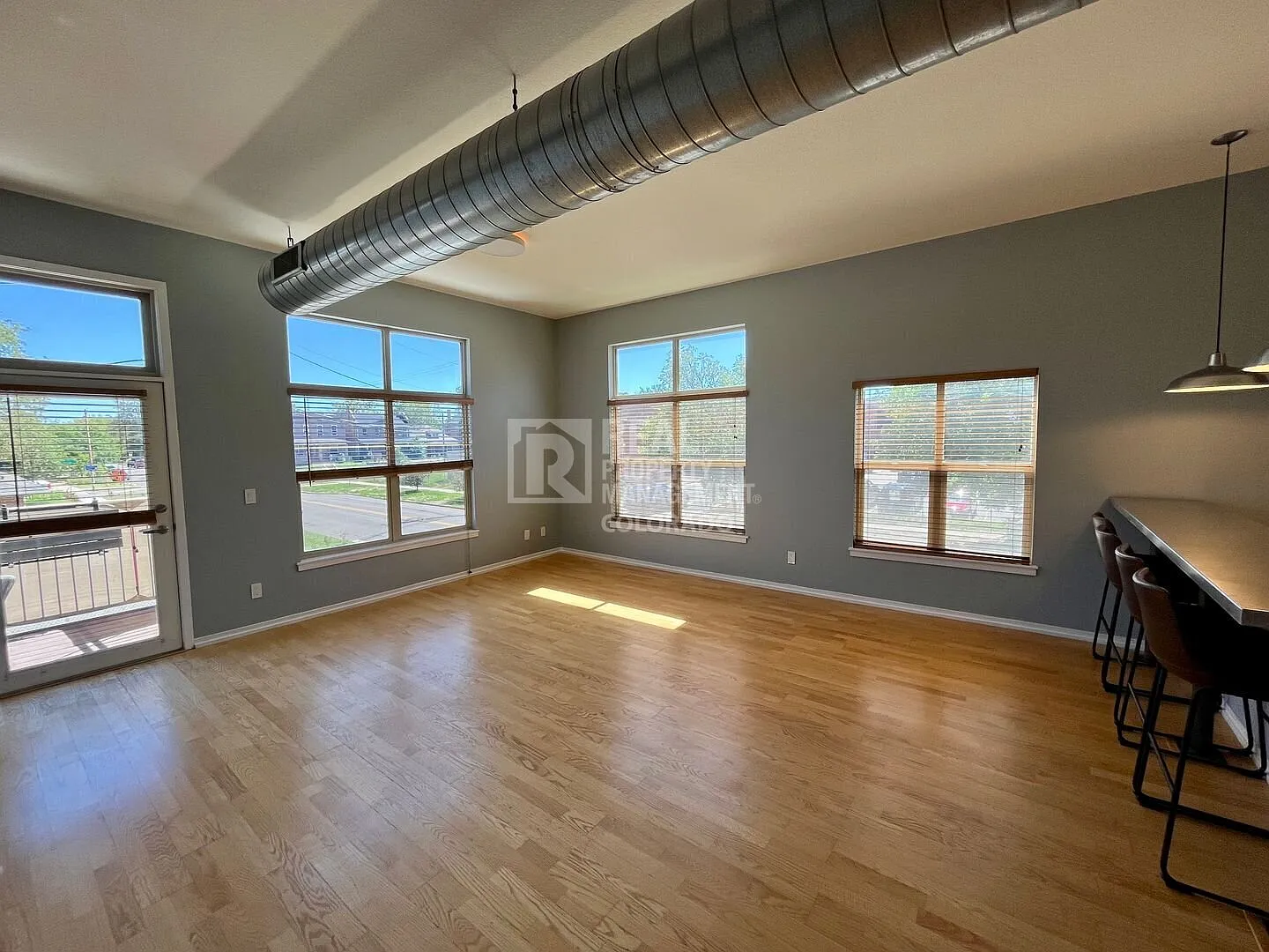 Beautiful 2-Bedroom, 2-Bathroom Condo in Five Points — Photo 4