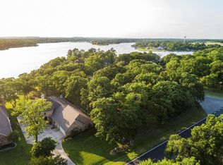 1036 Kiowa Dr E, Lake Kiowa, TX 76240