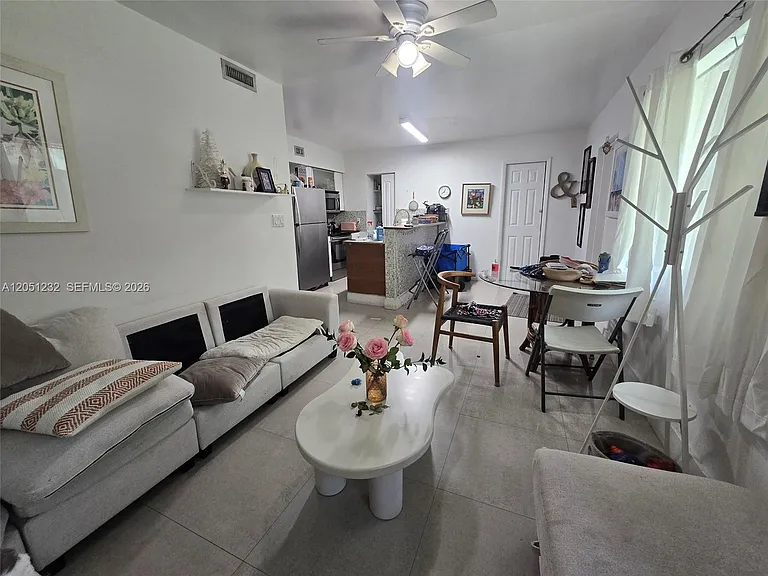 7025 Rue Granville #1 — Photo 21