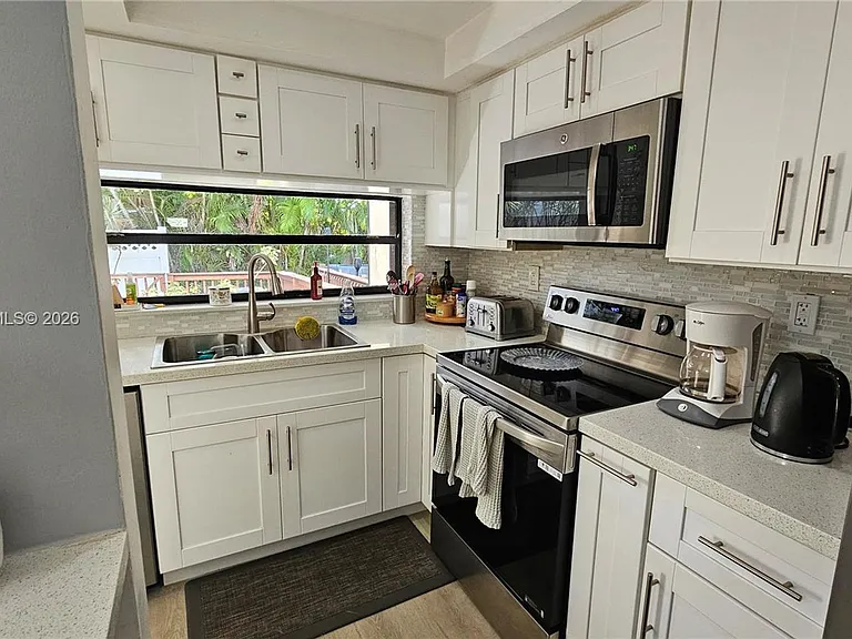 16446 NE 27th Pl #Townhouse 38 — Photo 20